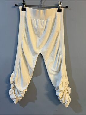 NWOT Free People Movement Women’s Cream Ruched Hem Leggings